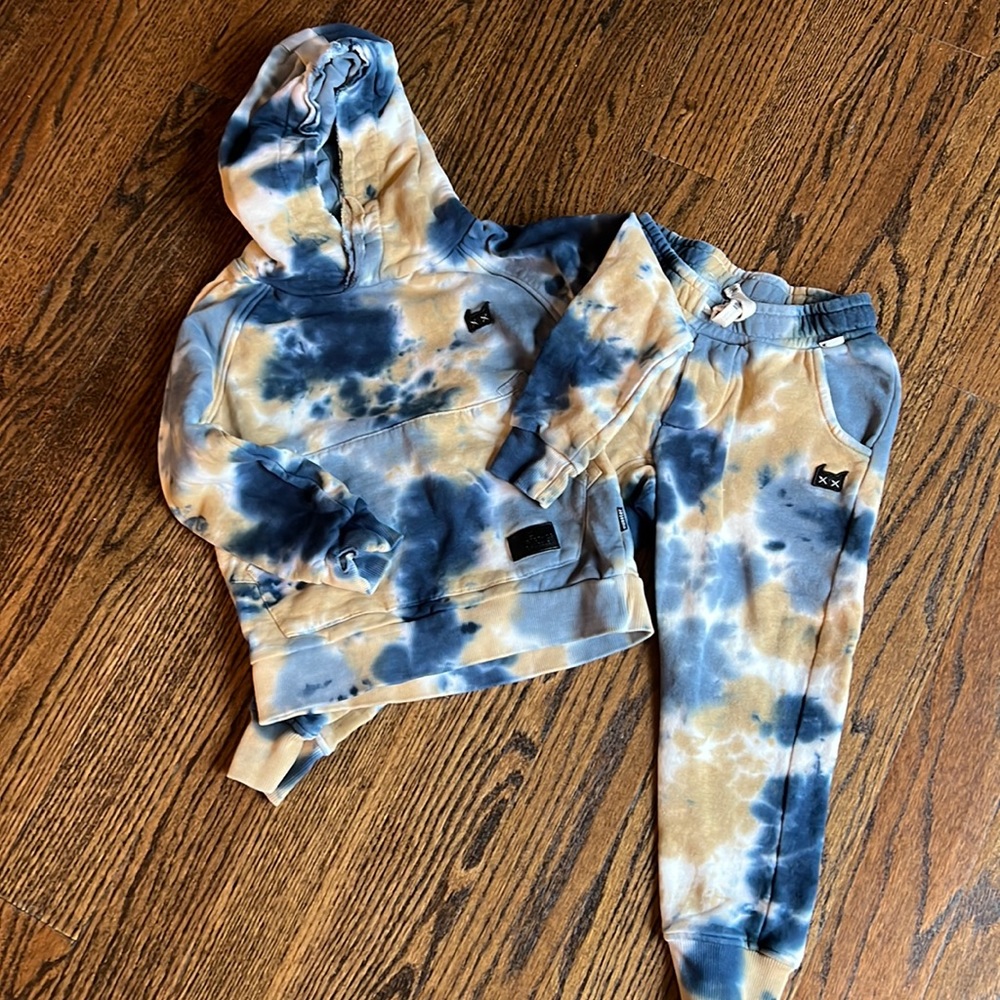 Munster Boys Sweatsuit Size 5